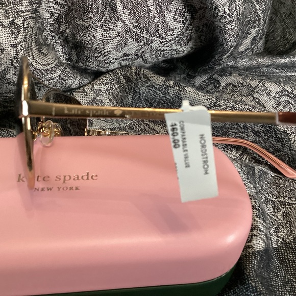 Kate Spade sunglasses NWT aviator gradient lens glasses case and cloth included - Picture 5 of 10